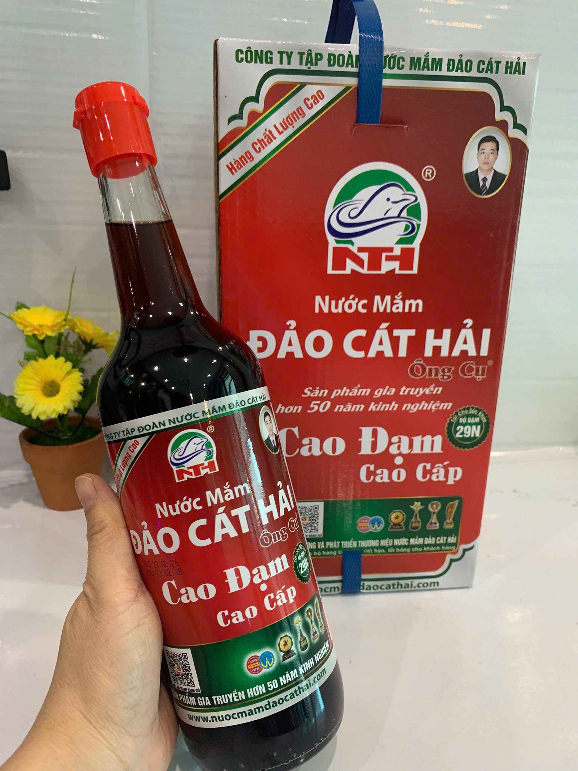 Thay đổi Nắp chai dập thương hiệu ÔNG CỤ_ Tránh hàng giả, hàng nhái